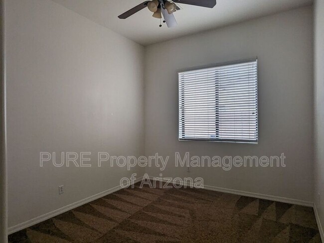 Building Photo - 1457 W Flamingo Dr