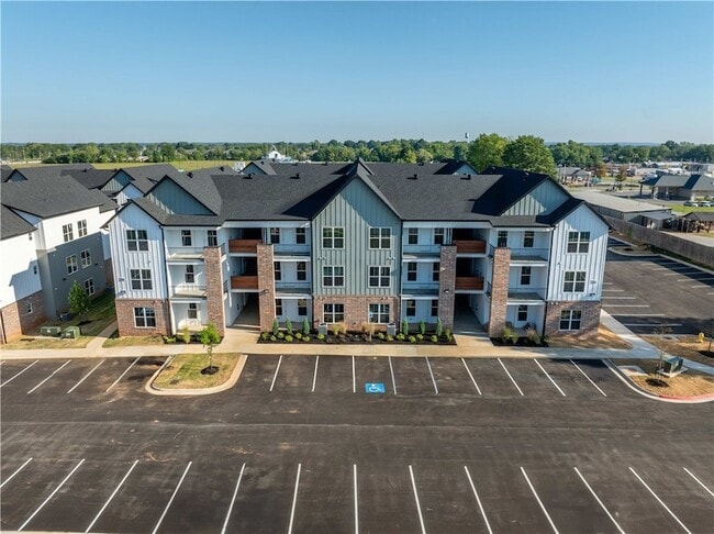 Building Photo - The Benton -  200 Ryan Unit Garland | Crittenden