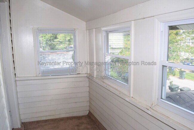 Building Photo - 857 W 41st St
