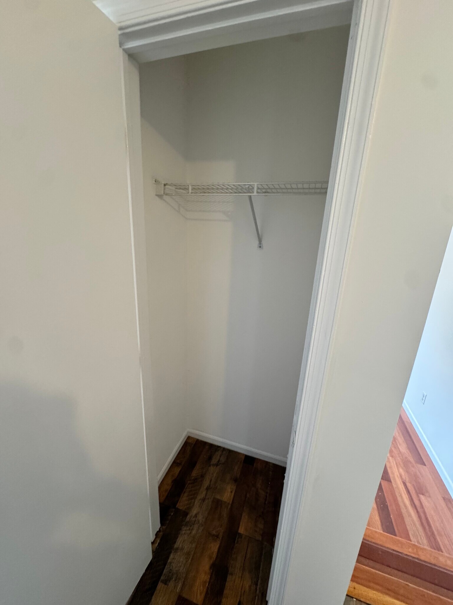 Building Photo - 305 Cobblestone Ct
