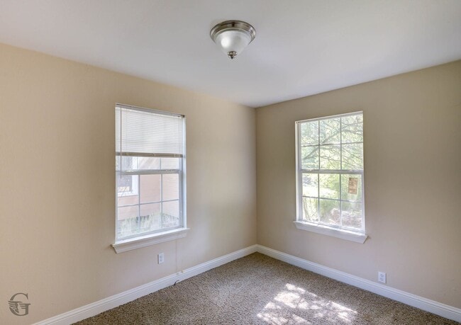 Building Photo - Shreveport - Charming 2-bedroom, 1-bath home