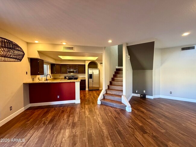 Building Photo - 10232 N 12th Ct