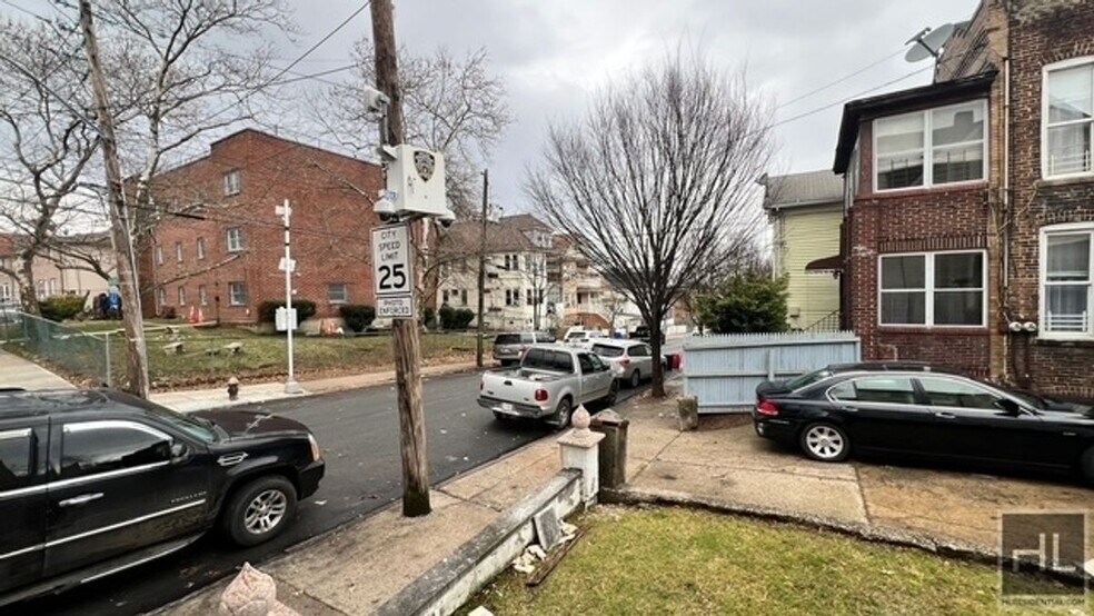 Building Photo - NORTH BURGHER AVENUE