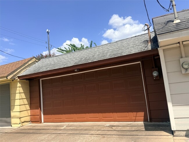 Building Photo - 1351 Mardi Ln