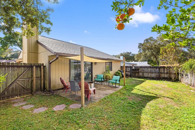 Building Photo - 206 Cedar Ridge Way