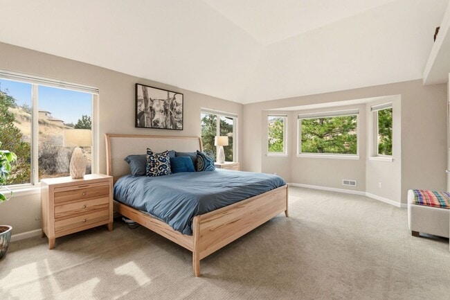 Building Photo - Stunning Fully Furnished Home in Roxborough Park!