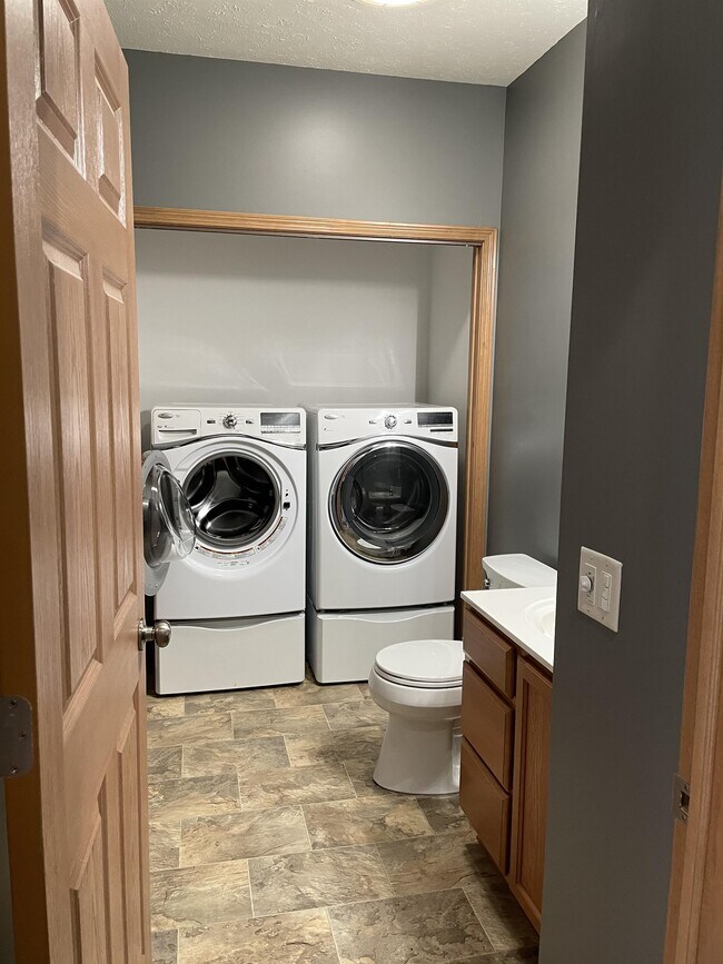 Building Photo - 2650 Millstone Dr