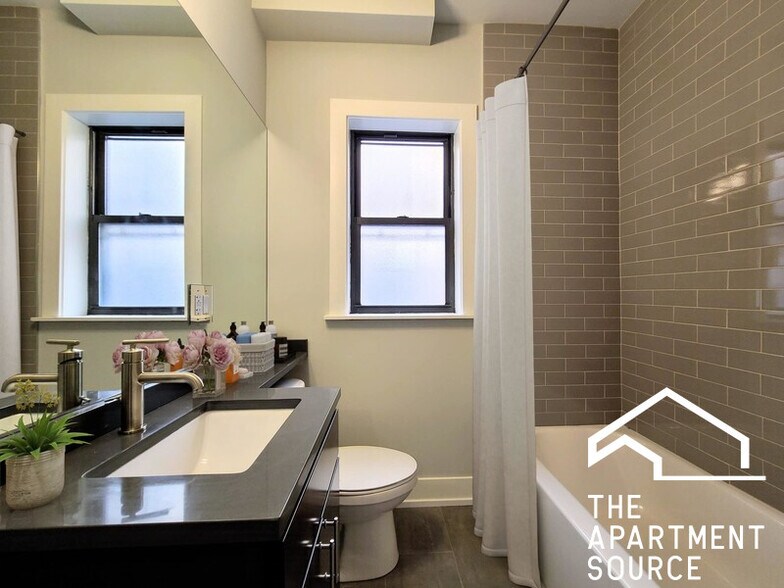 Building Photo - 1149 Maple Ave