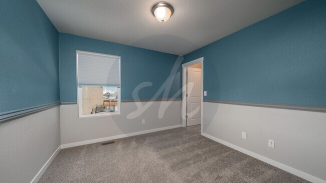 Building Photo - Welcome to Your Dream Home in Lorson Ranch!