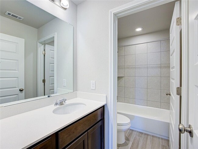 Building Photo - 128 Drifter Ln