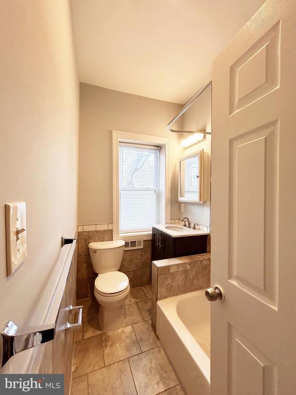 Building Photo - 157 E Duval St