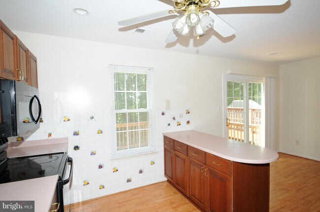 Building Photo - 6760 Cardinal Woods Ct