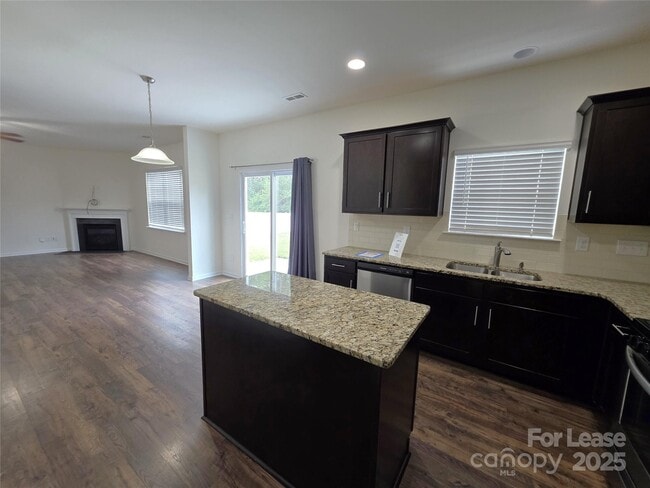 Building Photo - 2208 Apple Glen Ln