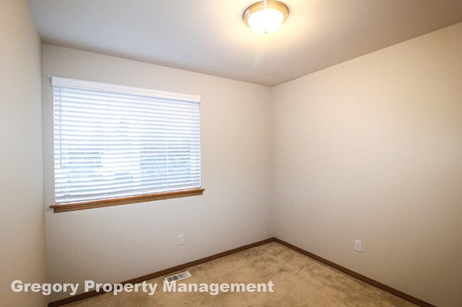 Building Photo - 13609 46th Ave SE