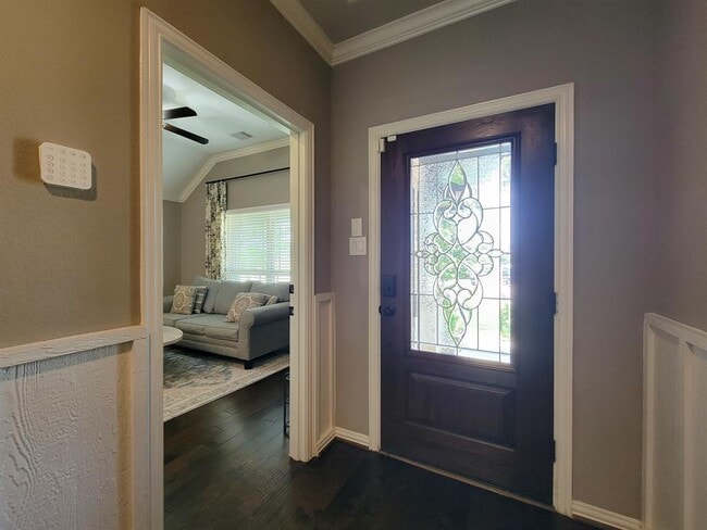 Building Photo - 22902 Henderson Row Dr