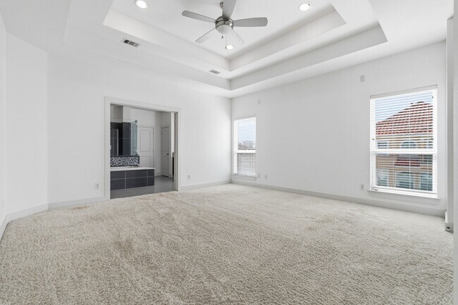 Building Photo - 7239 Laguna Villas