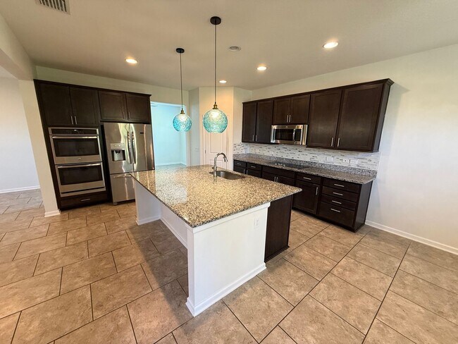 Building Photo - 4/3.5 Home in Gated Community