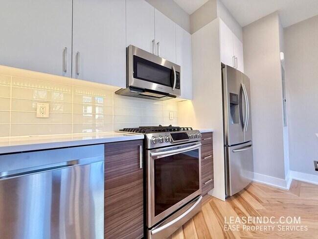 Building Photo - 1345 K St SE