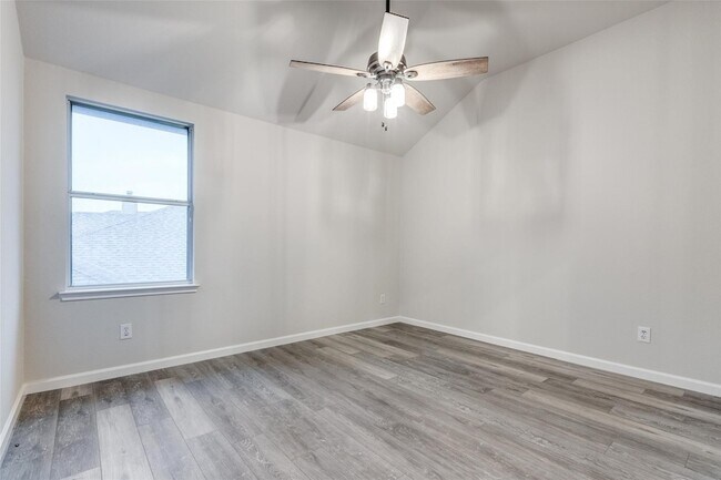 Building Photo - 1817 Heron Dr