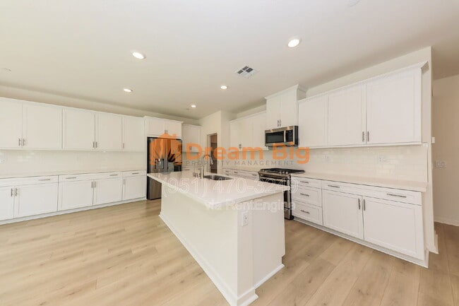 Building Photo - 2256 Stelamar Wy