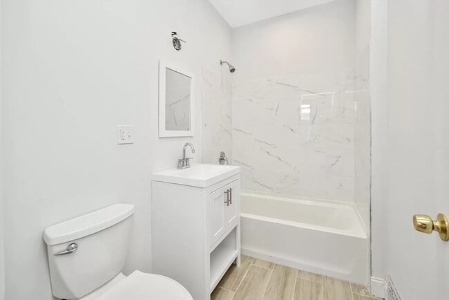 Building Photo - 41 Dix St