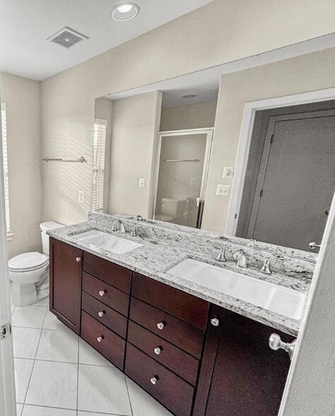 Building Photo - 5610 45th Ave