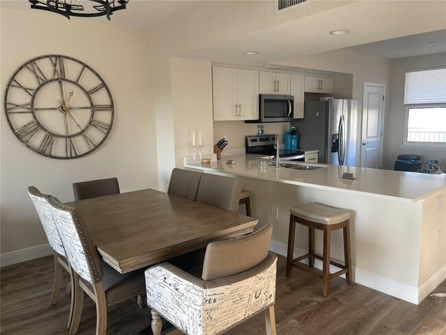 Building Photo - 960 Starkey Rd