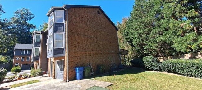Building Photo - 428 Page Ave NE
