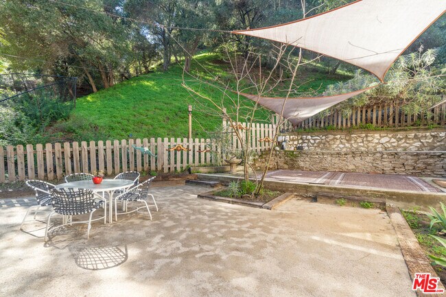 Building Photo - 3705 Fredonia Dr