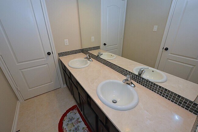 Building Photo - 26910 Boulder Hill Ct
