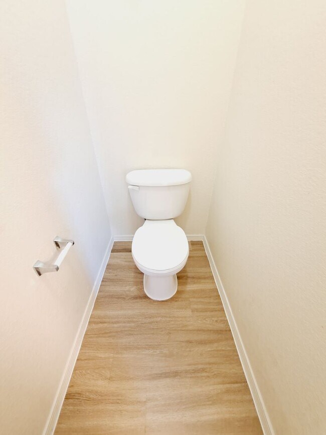 Building Photo - 3 bed 2 bath home in Huning Ranch