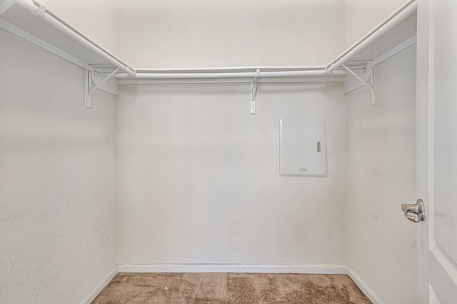 Building Photo - 25403 Brentmoor Dr