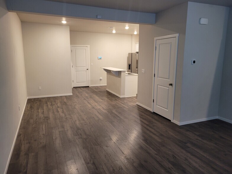 Building Photo - 1274 NW Upas Pl