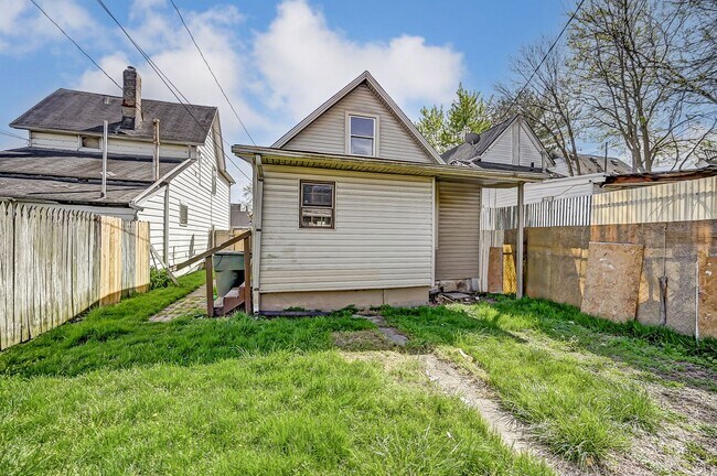 Building Photo - Charming 4 bedroom, 1 bathroom