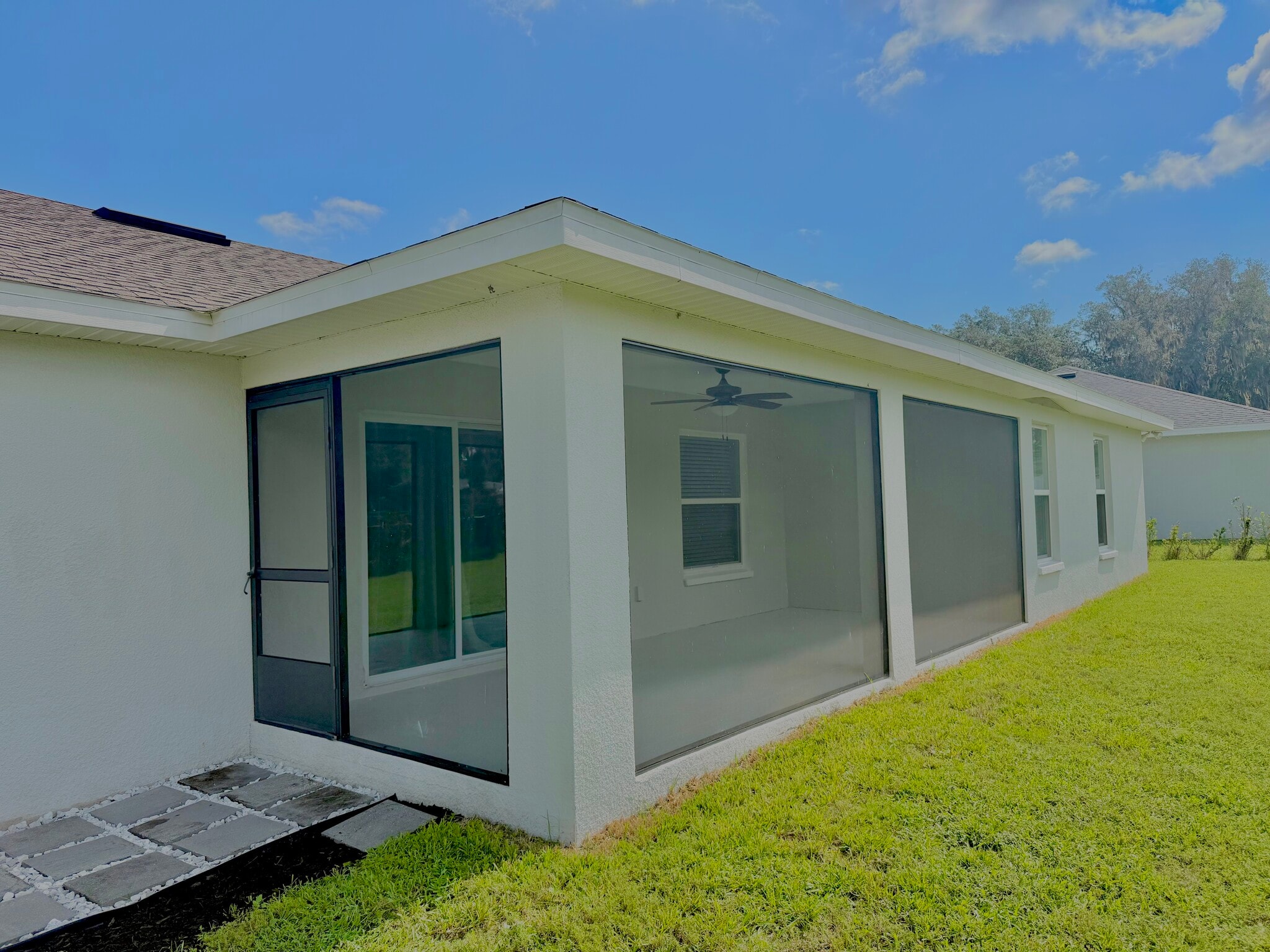 Building Photo - 2139 Sutton Ridge Ave