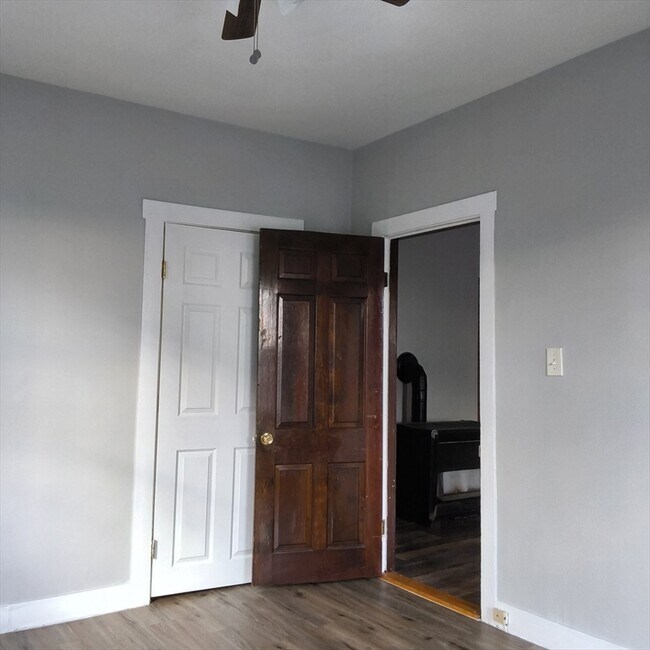 Building Photo - 212-218-218 Lowell St