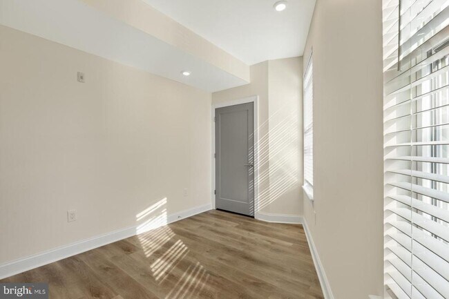 Building Photo - 511 Gorgas Ln