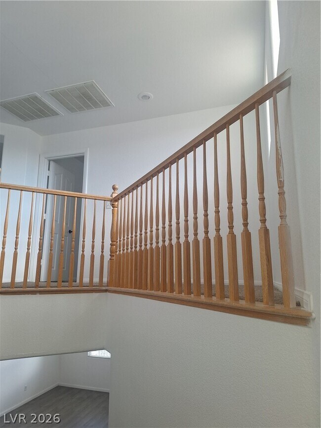 Building Photo - 304 Raptors View Ave