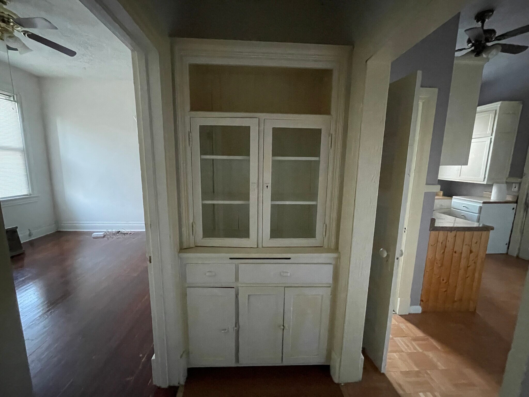 Building Photo - 1006 State St