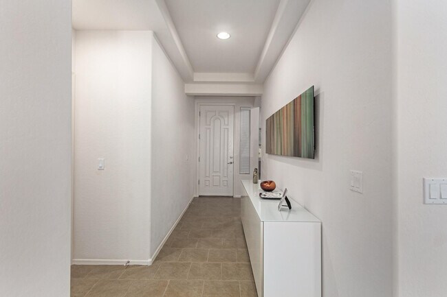 Building Photo - 15273 W Edgemont Ave