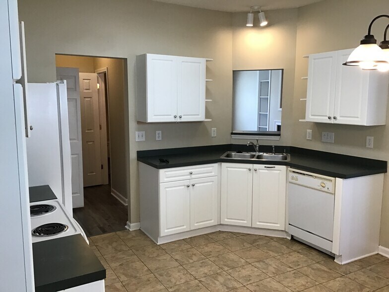 Building Photo - 300 Canvasback Way