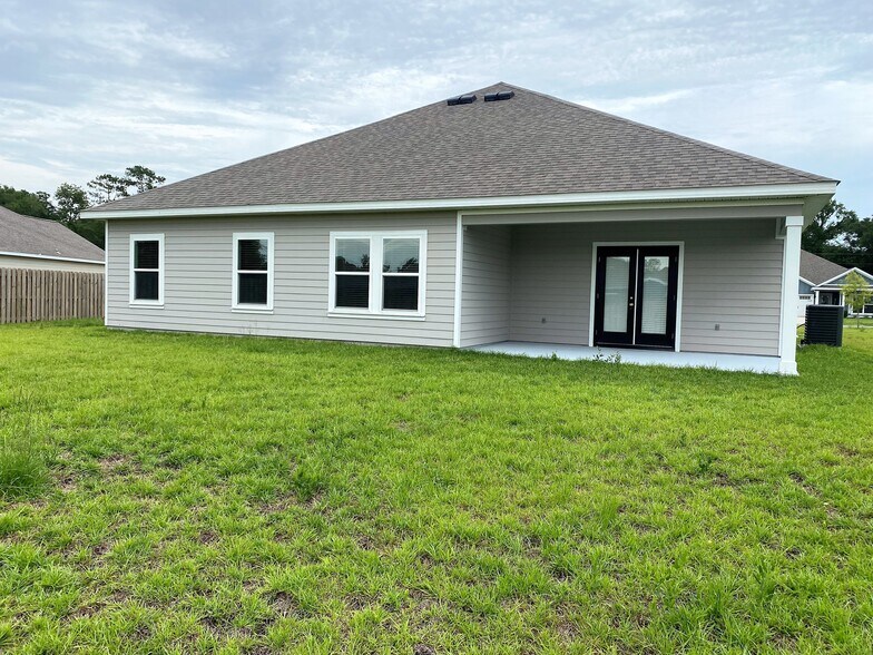 Building Photo - 104 London Cir
