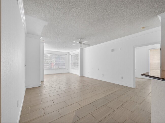 Building Photo - 13003 Plantation Park Cir