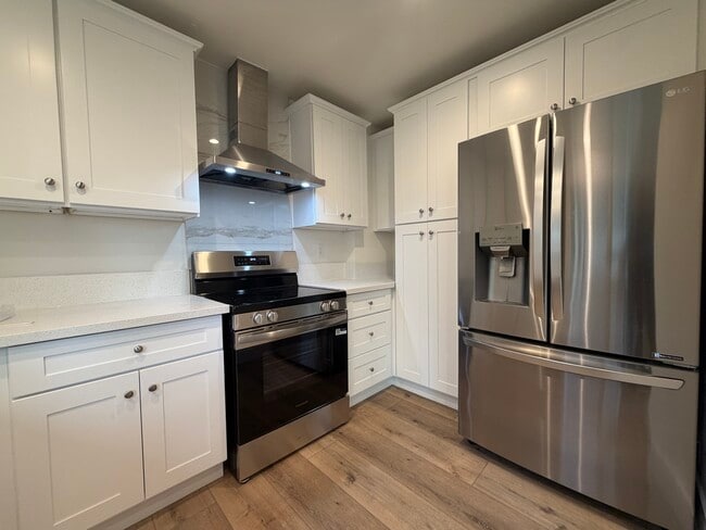 Building Photo - 3832 Chelsea Dr