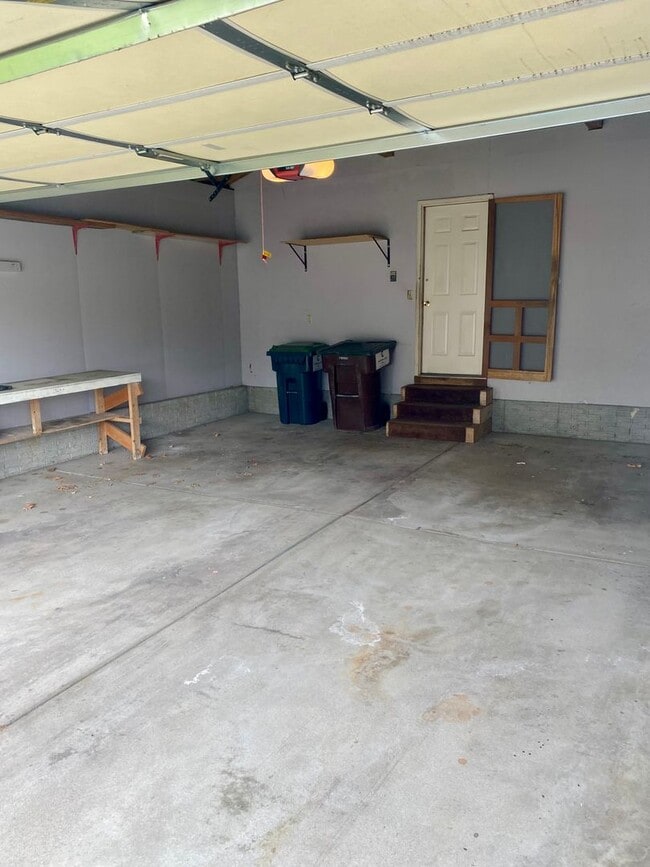 Building Photo - 2 bed 2 bath house in NW Lincoln