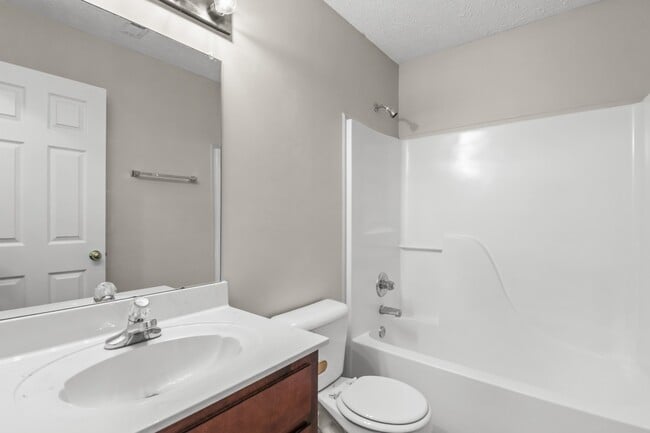 Building Photo - 3437 Kingfisher Dr