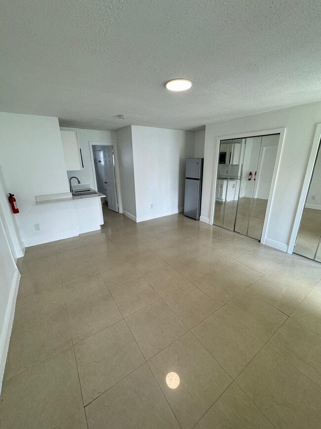 Building Photo - 512 SW 2nd St