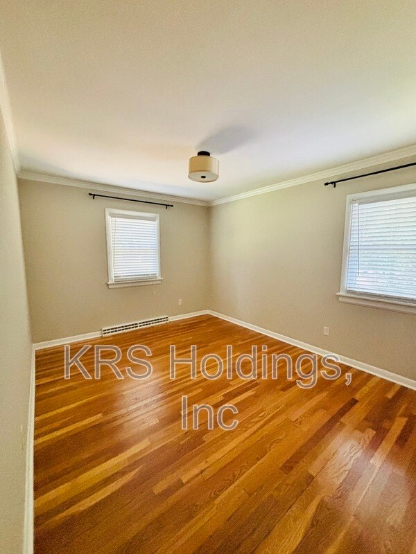 Building Photo - 2318 Penrose Dr
