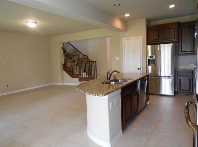 Building Photo - 11 Vershire Cir