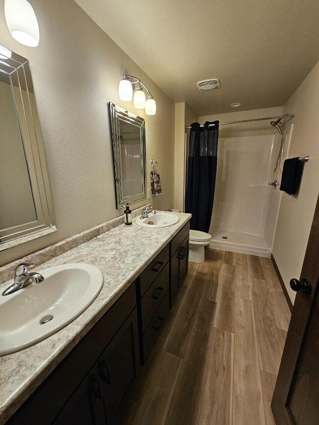 Building Photo - 2913 Armstrong St